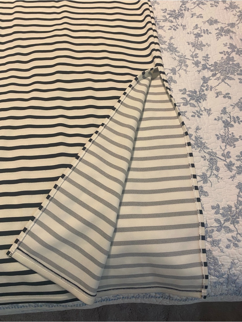 SPANX Air Essentials Black Striped Short Sleeved Maxi Dress Size Small - Picture 6 of 6